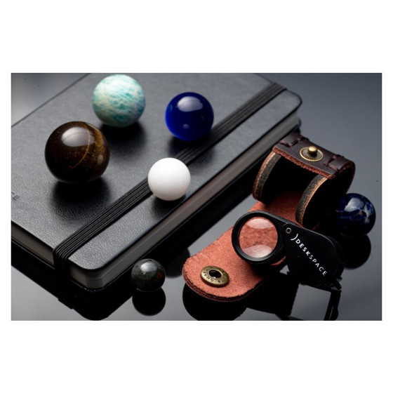 DeskSpace - Jewellers Magnifying Glass 1