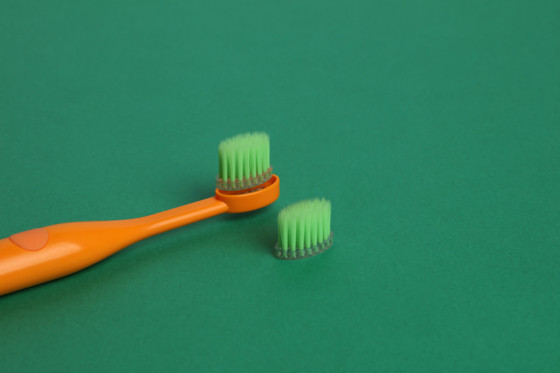 圖片 韓國EFLASH KI FLASH 小童潔牙套裝 [綠光牙刷1個 + 牙膏1支 另內附贈3個刷毛] 橙色[香港行貨]