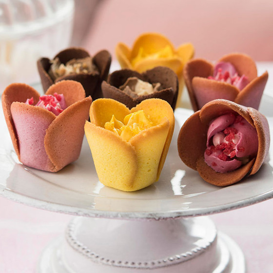 图片 日本Tokyo Tulip Rose 鬱金香曲奇及野玫瑰蛋糕餡餅 花束形禮盒 (1盒8件)【市集世界 - 日本市集】